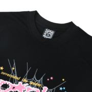 Sp5der Web Pink Print T-shirt brand tag detail showing the high-quality logo and collar construction of the garment.