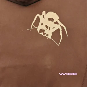 Sp5der x Young Thug Crewneck 'Angel Brown' close up